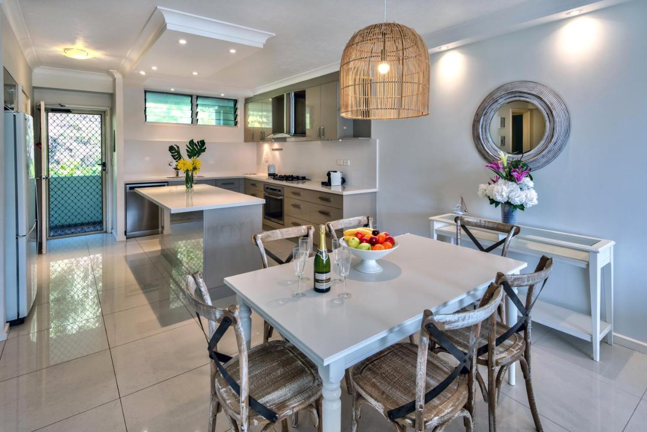 2 Bedroom Poinciana Lodge Isla Hamilton Exterior foto
