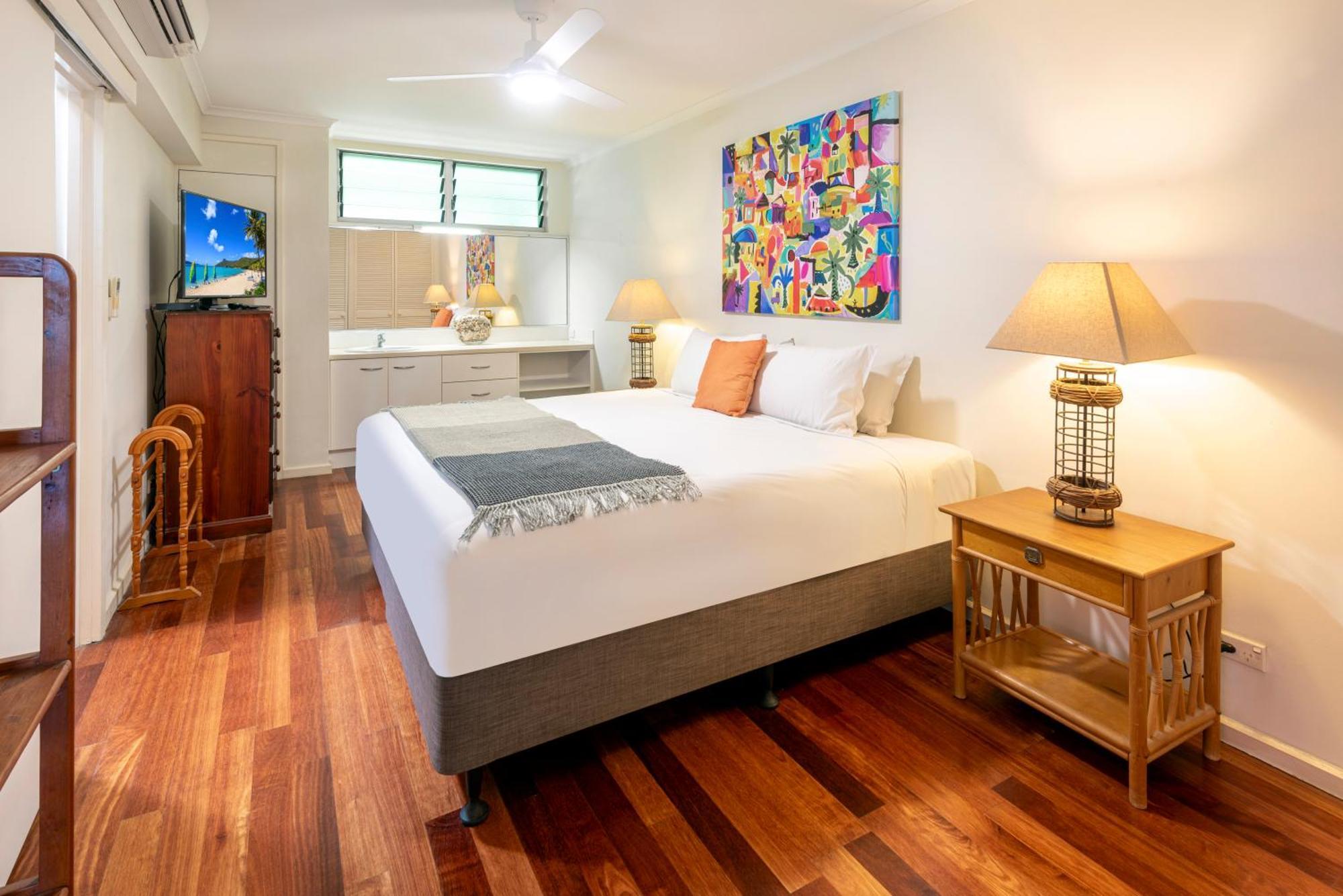 2 Bedroom Poinciana Lodge Isla Hamilton Exterior foto