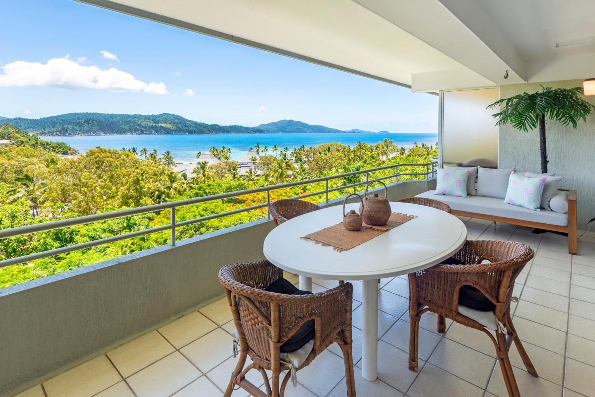 2 Bedroom Poinciana Lodge Isla Hamilton Exterior foto